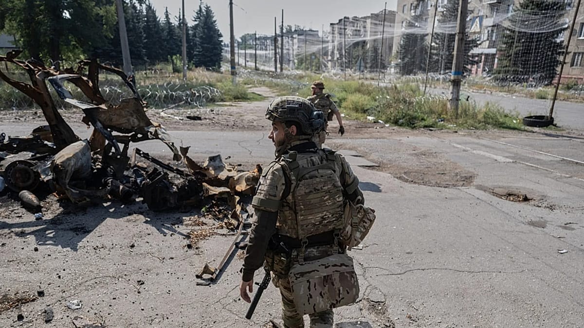 Ukraine's Bold Counter-Offensive Halts Russia's Donbas Encirclement Plan