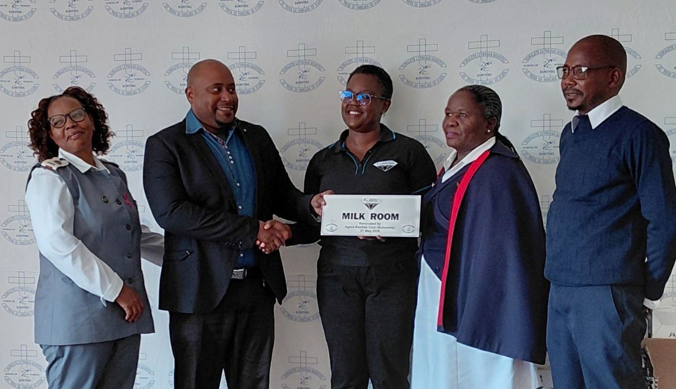 Agora Club Botswana Art Auction to Fund Ramotswa Maternity Ward Repairs